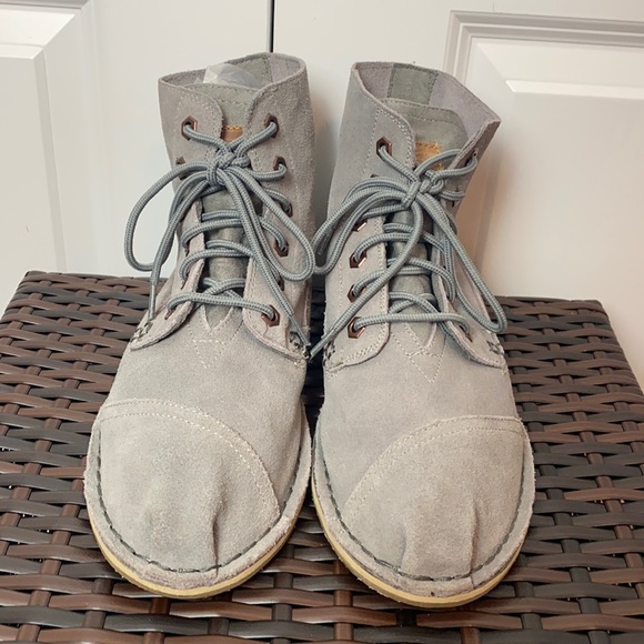 Toms Tomboy Chukka Hightop Gray Suede Boots Size 9.5 - Picture 3 of 8